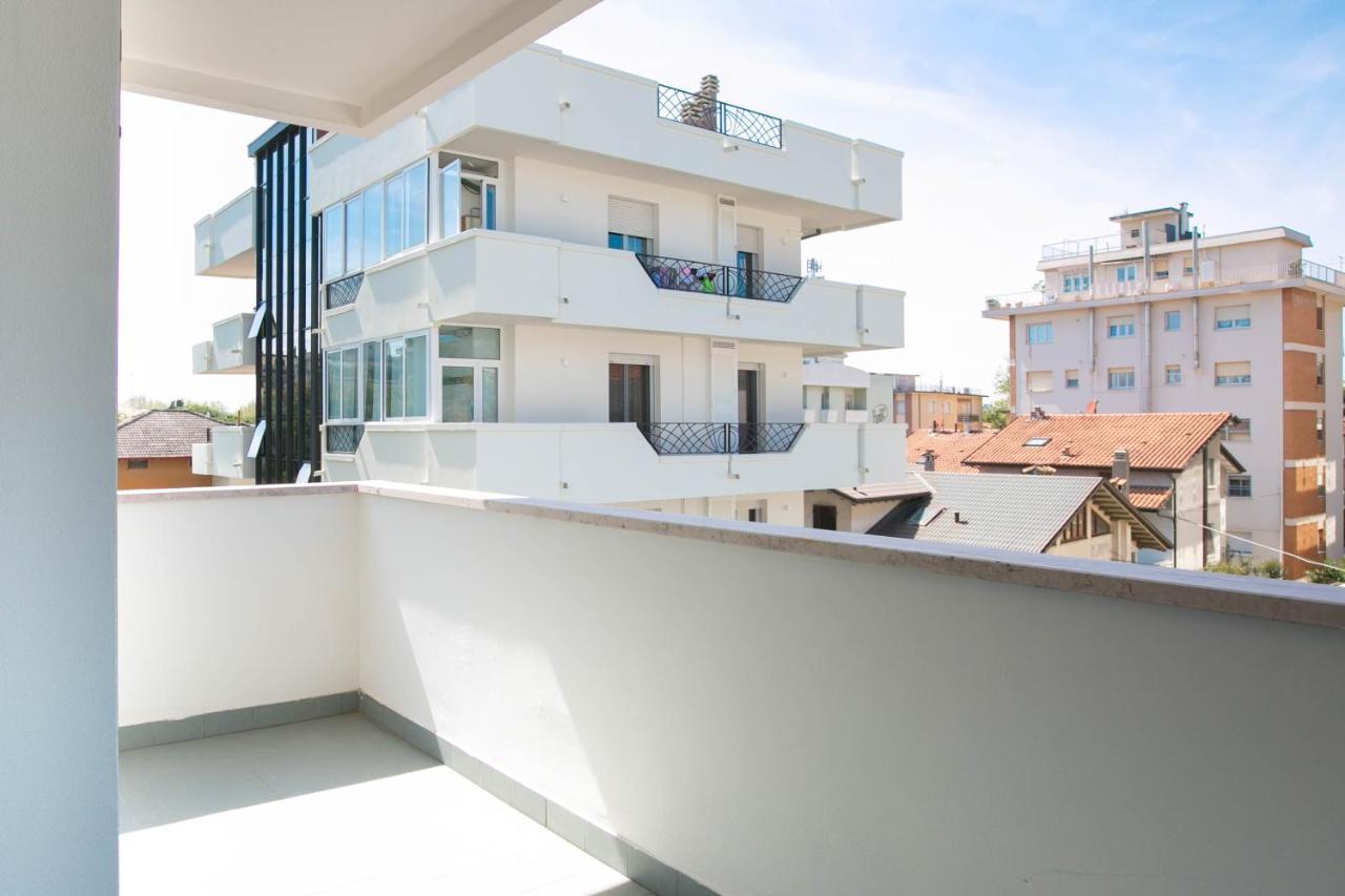 רימיני Residence Villa Dei Pini מראה חיצוני תמונה