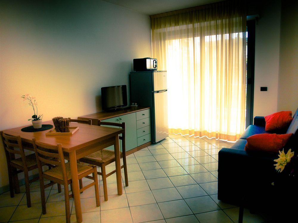 רימיני Residence Villa Dei Pini מראה חיצוני תמונה