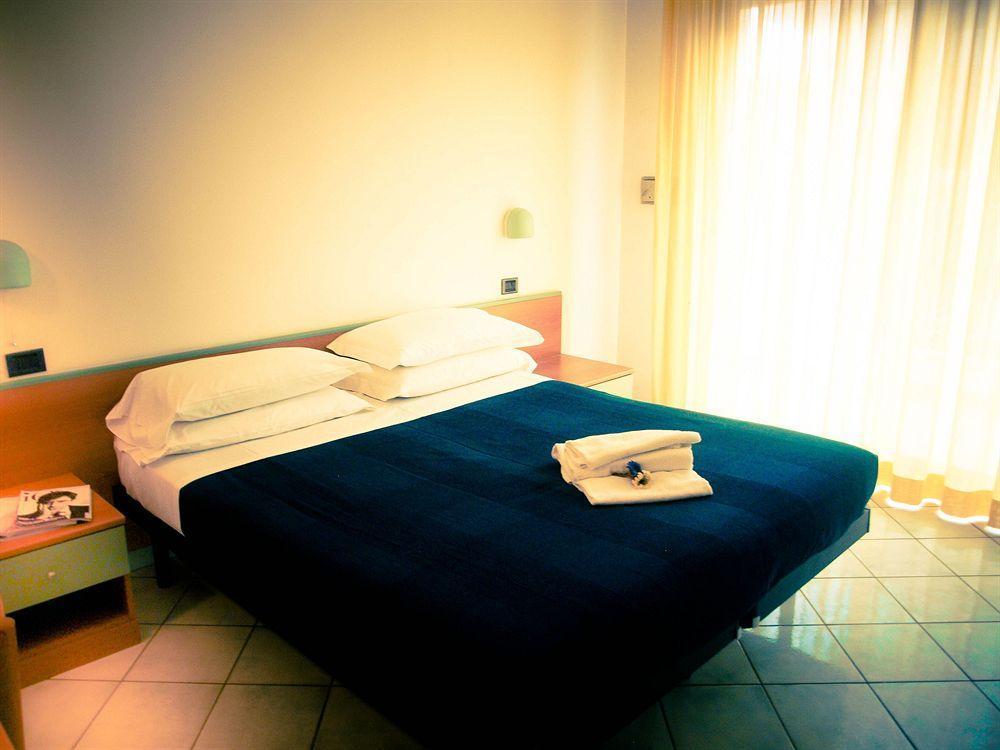 רימיני Residence Villa Dei Pini מראה חיצוני תמונה